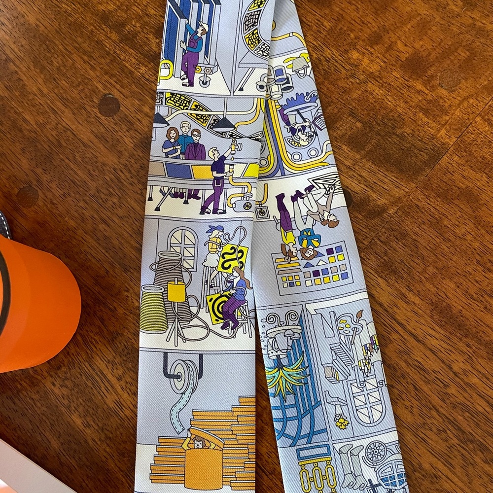 Authentic Hermes Twilly - Picture 2 of 11